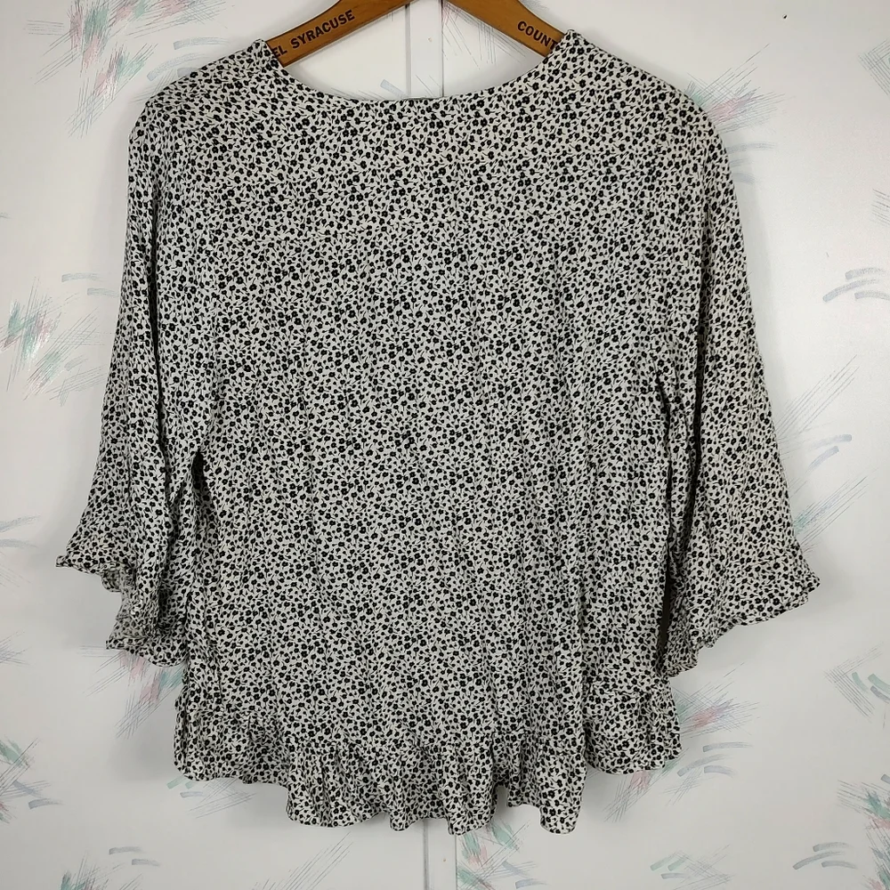 Cynthia Rowley Floral Print V-neck Top - Picture 7 of 10